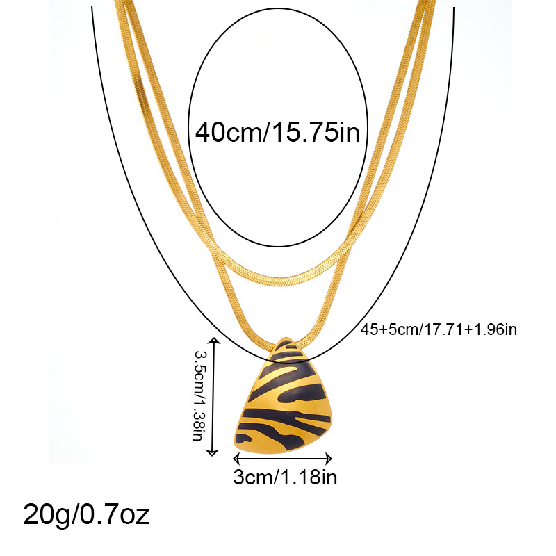 A new cross-border retro high-end striped gold-plated triangular geometric pendant stainless steel stacked chain necklace Application Scenario
