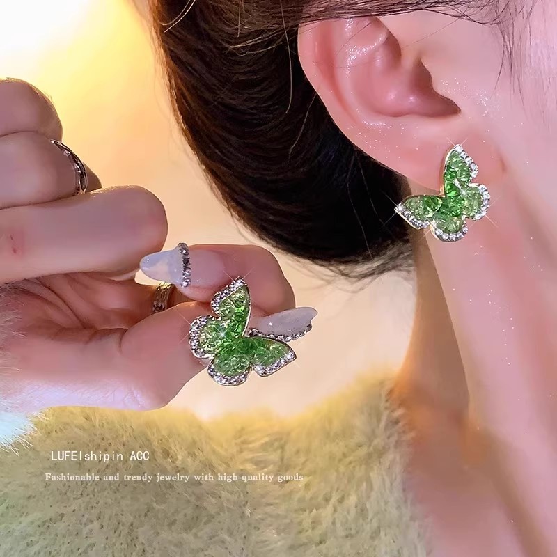 Green gardenia stud earrings for women, fresh and sweet, a new style of elegant ear clips and earrings for the summer of 2025 details Picture