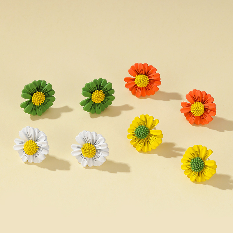 Korean fresh Daisy stud earrings, cross-border simple and colorful flower earrings, super fairy-like and exaggerated female petal spring and summer earrings details Picture