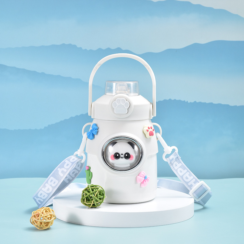 316 stainless steel children's insulated cup, portable hanging strap with lifting rope, cartoon large-bellied water cup, available in multiple colors Application Scenario