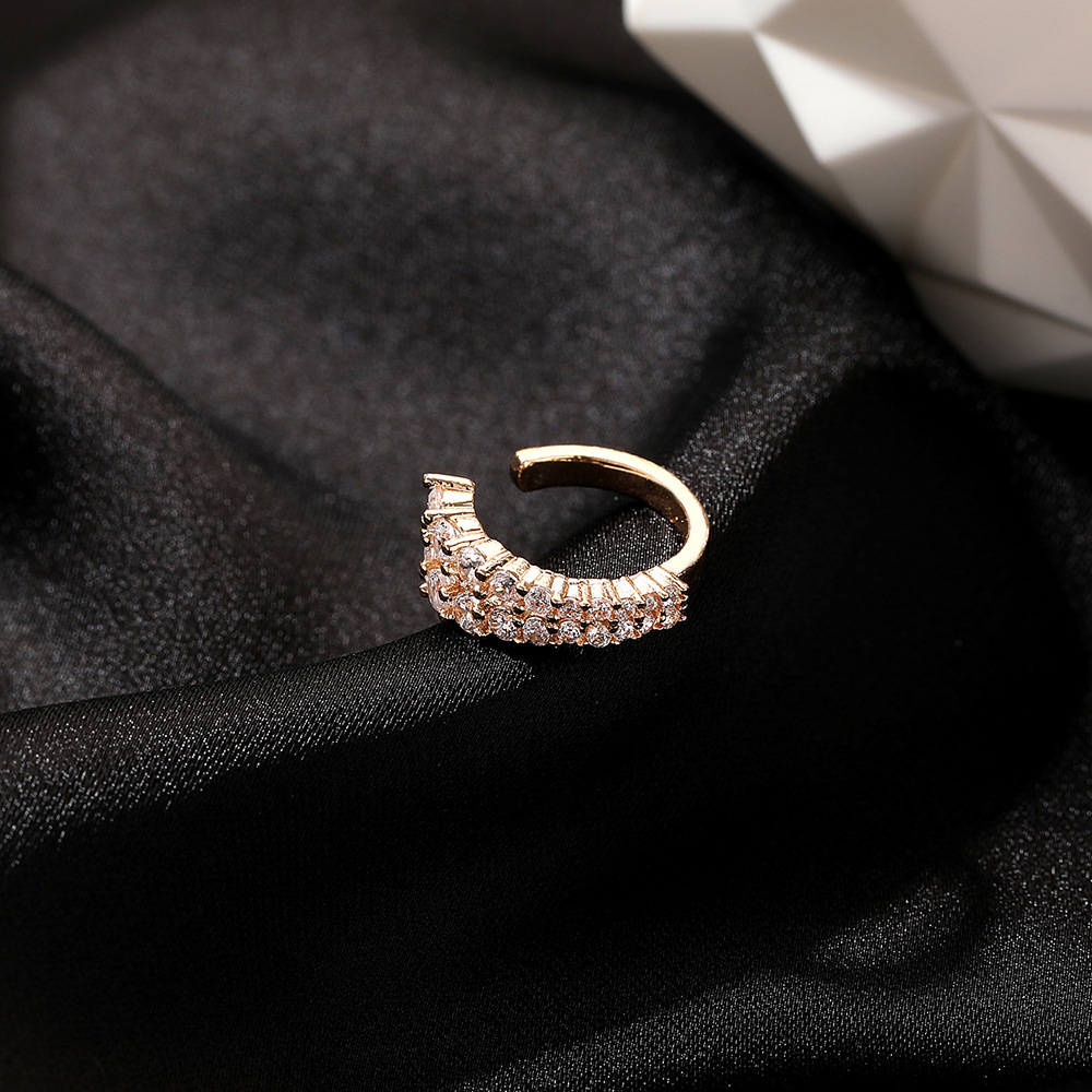Korean unique U-shaped ear clips for women, high-end earrings without ear piercings, double-layer copper inlaid zircon ear bone clip jewelry earrings Application Scenario