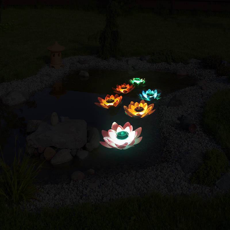 Outdoor pond float lights, solar-powered seven-color lotus lanterns, scenic area decorative lotus lanterns, villa garden landscape lighting Application Scenario