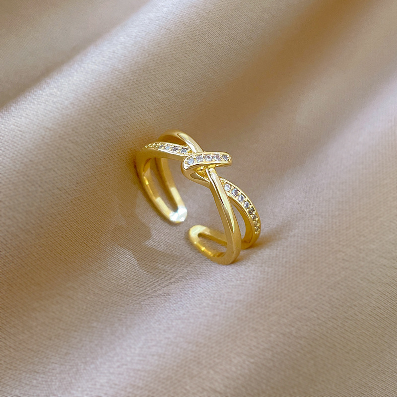 【 Real Gold 】 Cross-knotted full diamond ring with adjustable opening, simple Japanese-style bracelet, couple rings Application Scenario
