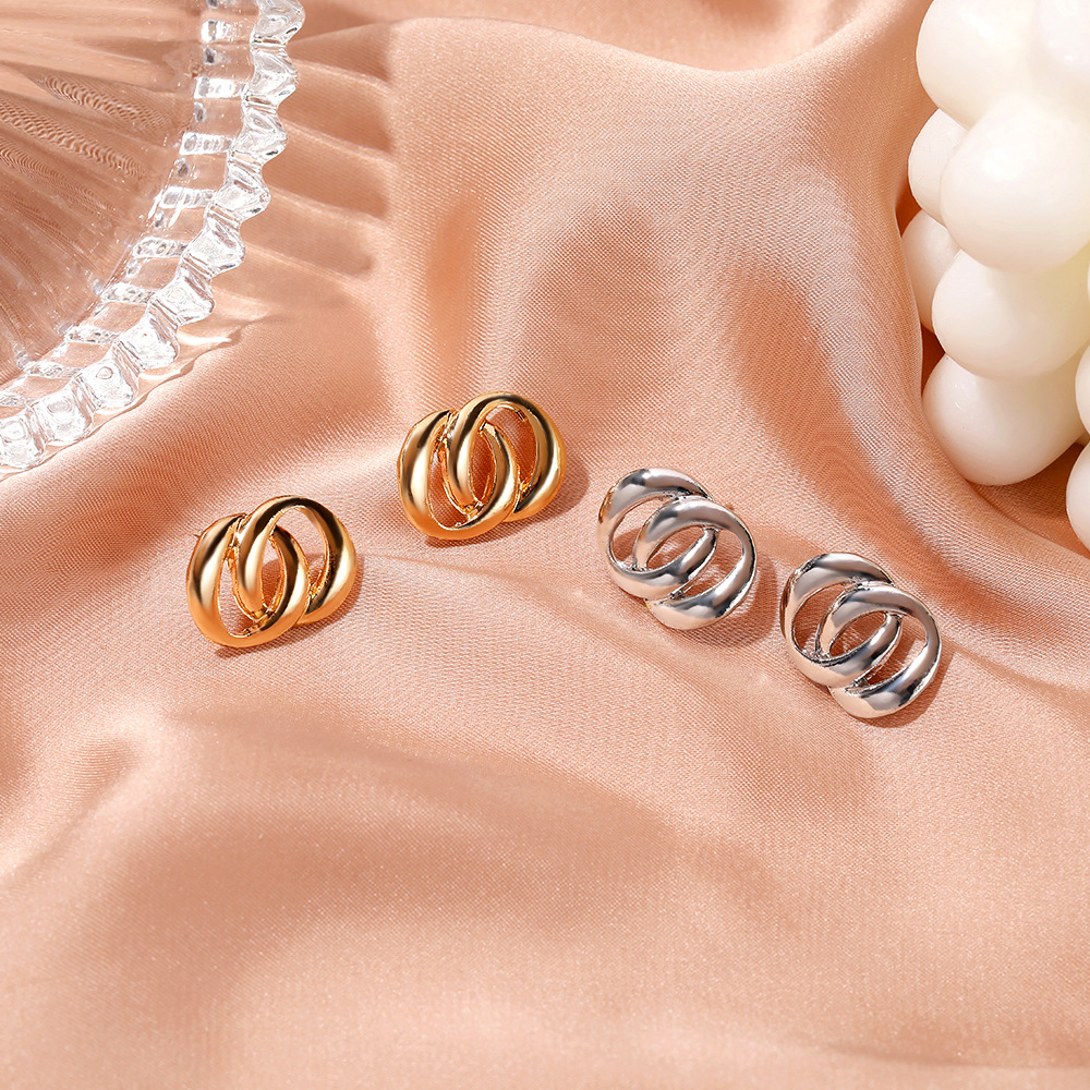 New European and American minimalist loop stud earrings, cold style retro alloy geometric earrings, cross-border trendy accessories wholesale details Picture