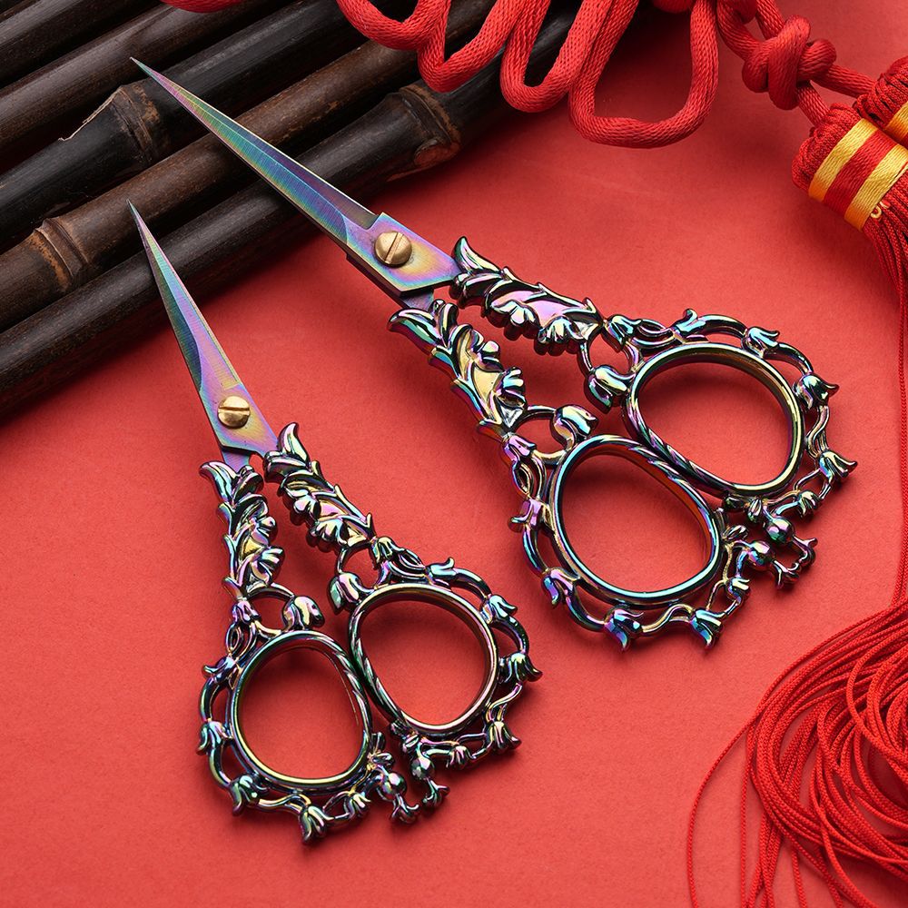 Chinese-style retro household patterned stainless steel cross-stitch handcrafted window decorations, small paper-cutting knives, tea bag wrapping thread ends scissors Specification drawing