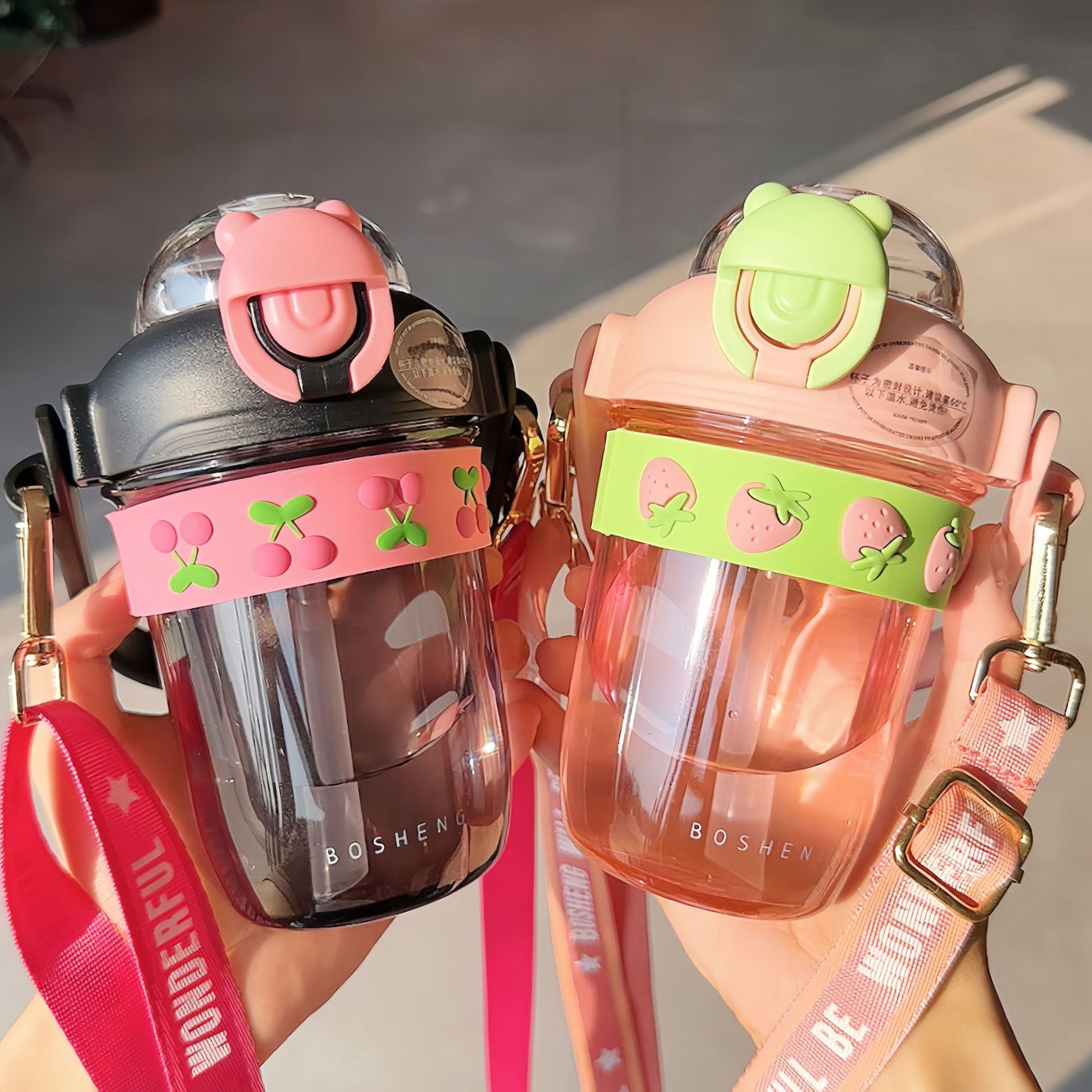 Fresh hand-held plastic cups with high appearance standards, student double-drinking straw cups, girls' fashionable and cute portable water cups wholesale full figure
