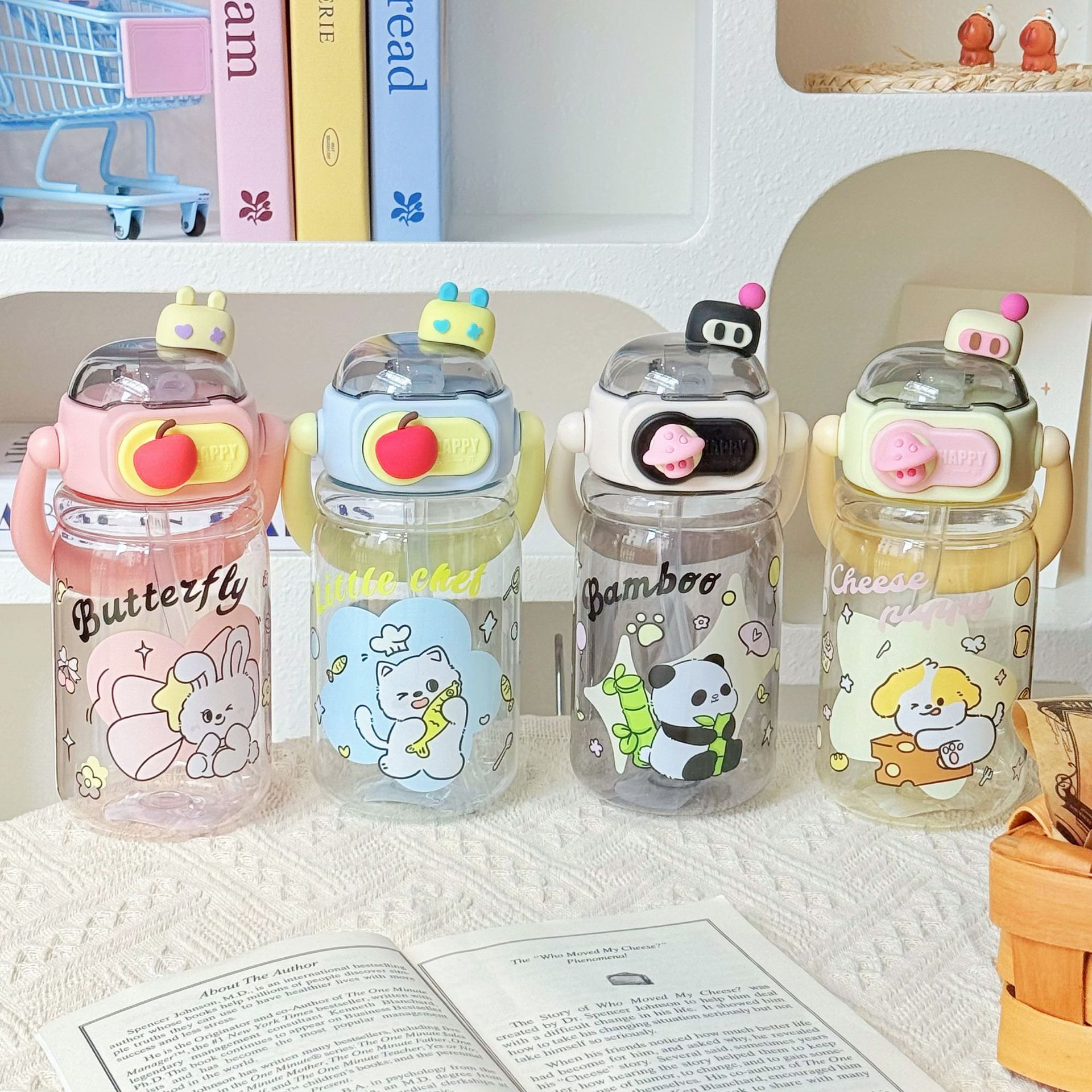 New cartoon cute water cup, student portable hand-held straw cup, high appearance level and cute plastic cup for children to go to school full figure