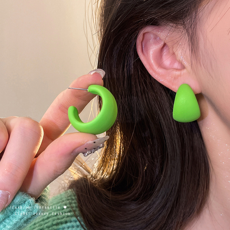 Fresh and light green series earrings for women 2025 new bestsellers, niche high-end stud earrings, fashionable and elegant, versatile earrings Application Scenario