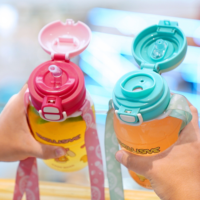 Large-capacity double drinking cup, special straw cup for children and girls to go to school, portable water bottle with high heat resistance and high appearance level for men Application Scenario
