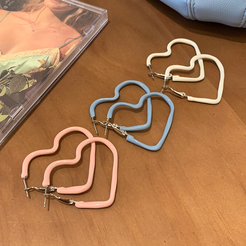 Fresh and cute Morandi heart cream large ear rings with silver needles for women, sweet and lovely Korean spring and summer colorful earrings Application Scenario