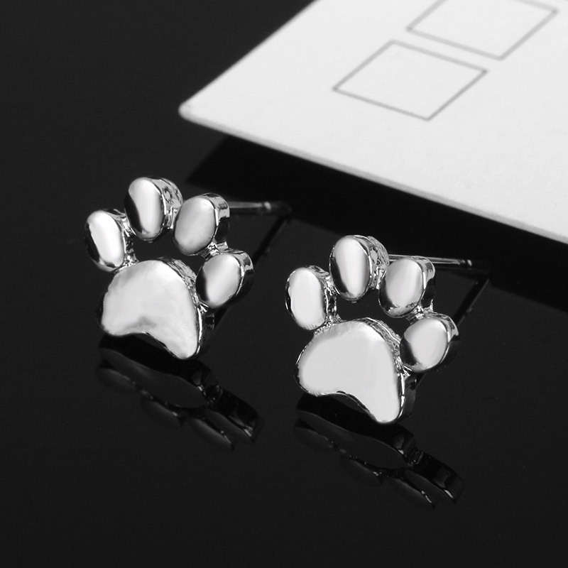 Wholesale of popular European and American earrings, new minimalist style ear studs, fashionable animal foot stud ear studs, best-selling items in foreign trade full figure