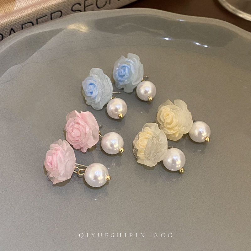 Rose flower pearl earrings suitable for spring, 2024 new bestseller forest-themed sweet stud earrings, summer earrings for women Application Scenario