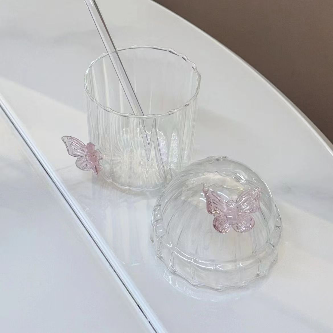 Customized wholesale butterfly straw glass cups, pink milk tea cups, the same style as the popular high borosilicate heat-resistant princess cups Application Scenario