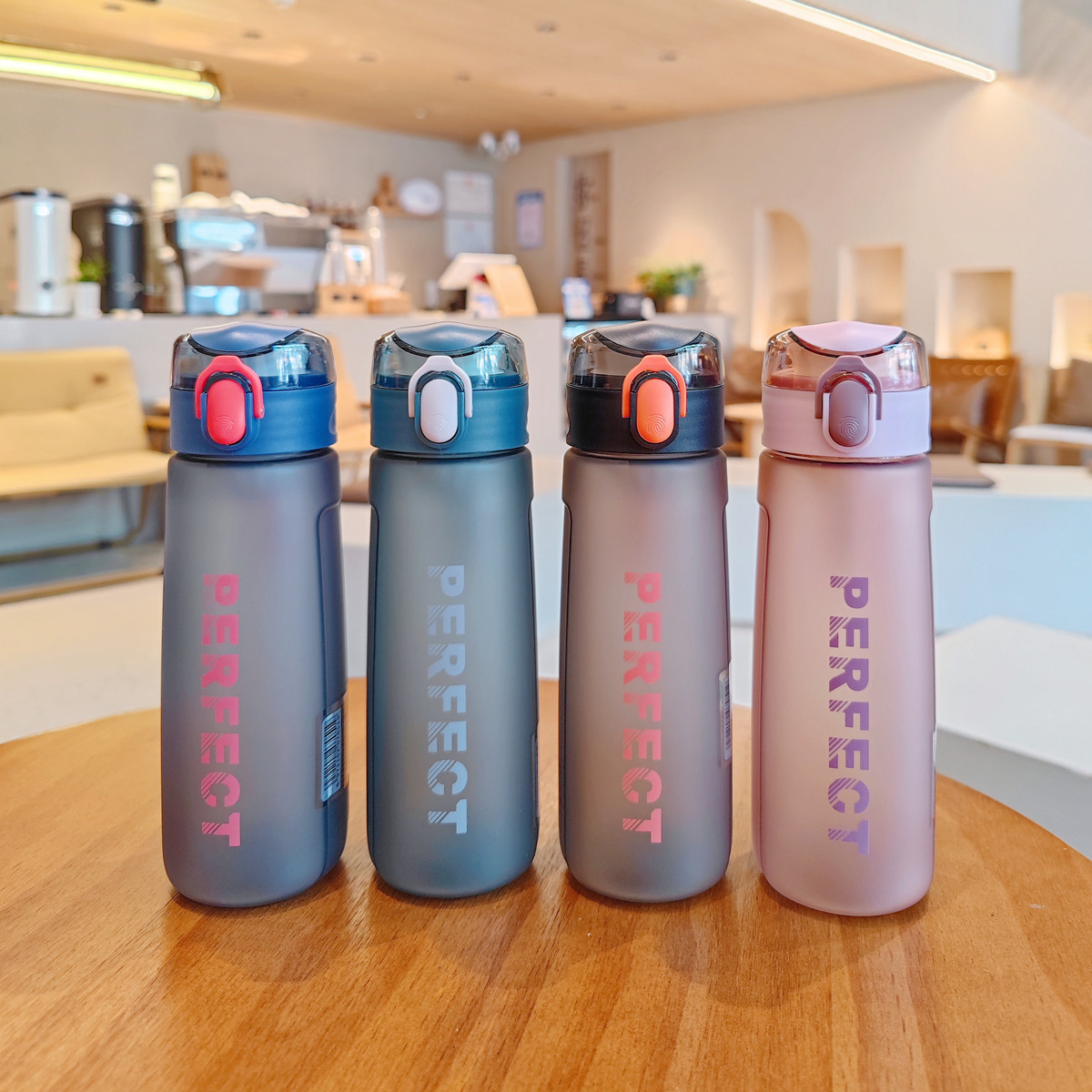 Simple and sporty water cup with English anti-drop one-button pop-up lid, plastic cup for making tea and drinking directly, summer portable space cup wholesale Specification drawing