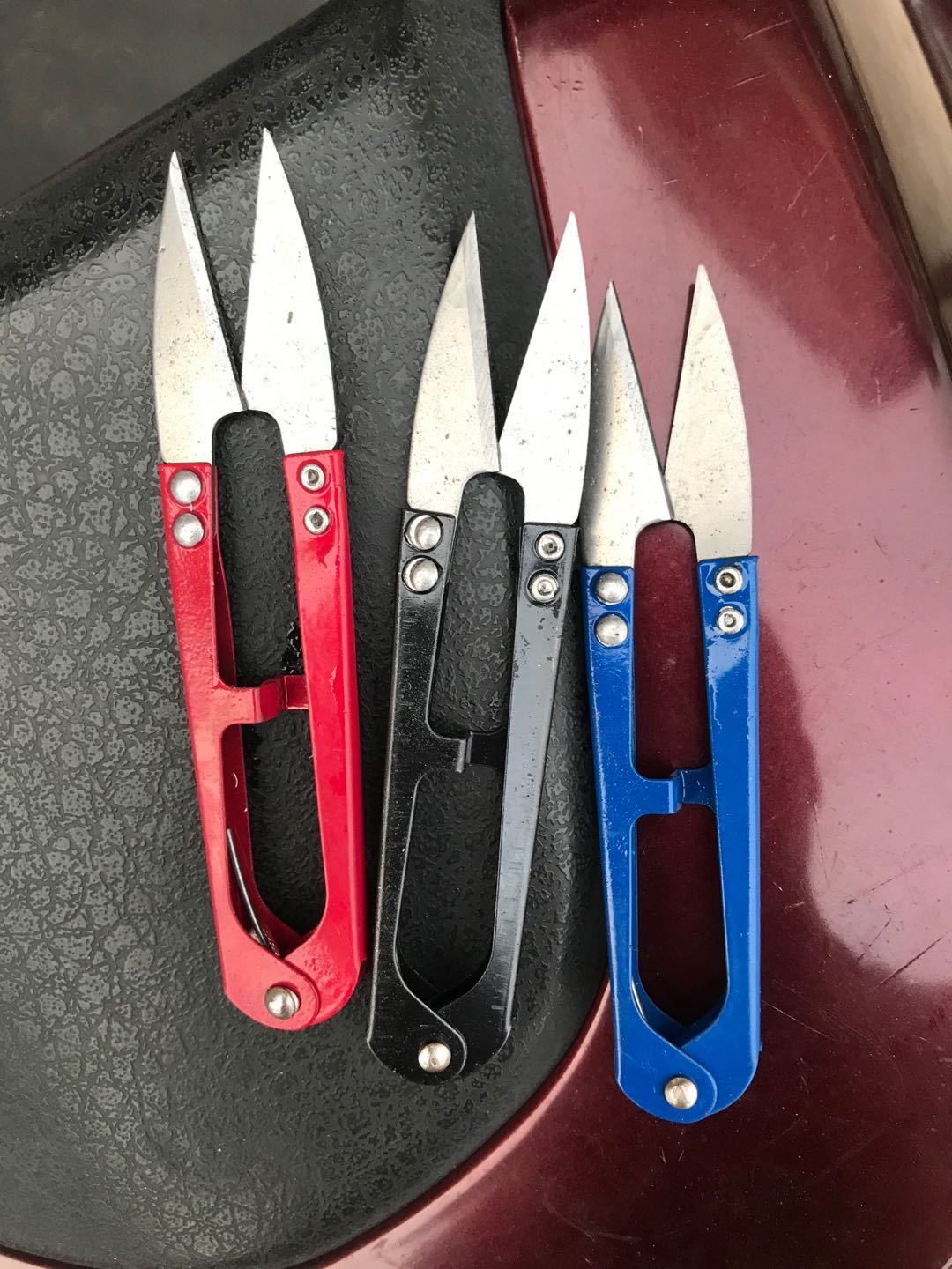 Factory direct supply of U-shaped trimming scissors, home yarn scissors, cross-stitch scissors, wholesale needle and thread ends, small scissors undefined
