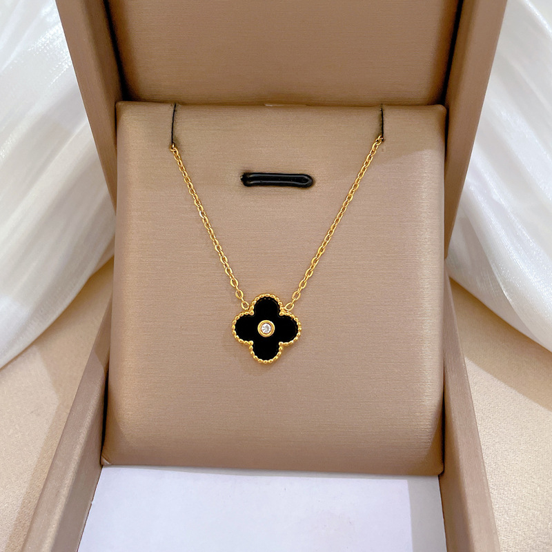【 All-titanium Steel 】 Mother-of-pearl four-leaf flower minimalist style furnace real gold necklace, female Instagram Internet celebrity collarbone chain accessory full figure