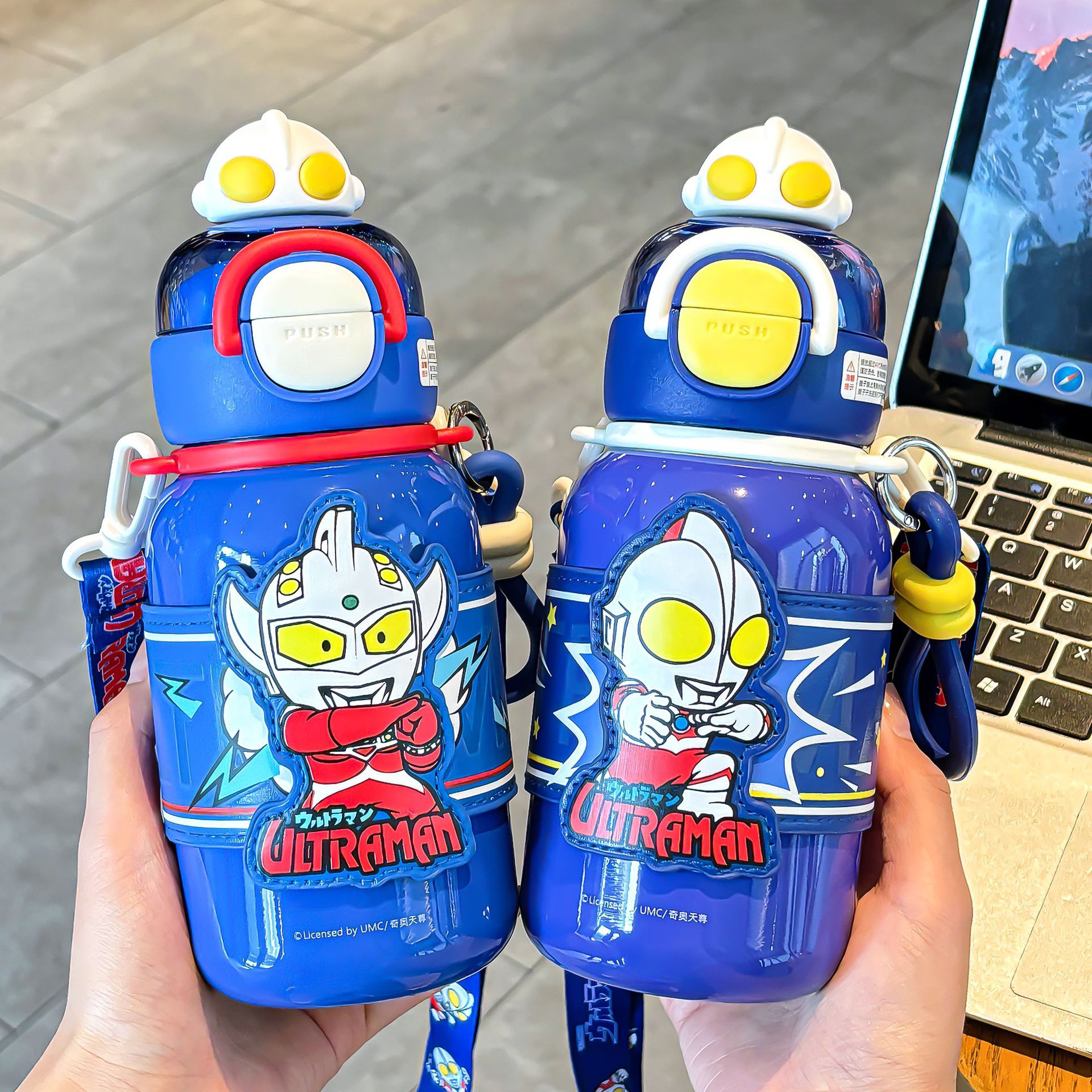 Classic Ultraman series children's cup sleeves, insulated cups, adjustable cup ropes, sturdy lifting rings, convenient to carry, double-drinking cups details Picture