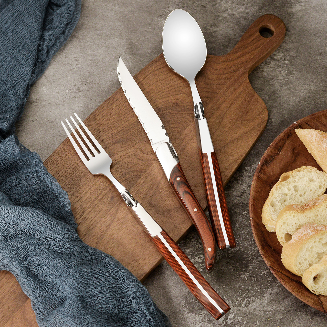 Colorful wood steak knife, steak fork, Western cuisine knife, fork and spoon set, wooden-handled serrated steak knife, Western restaurant household steak knife full figure