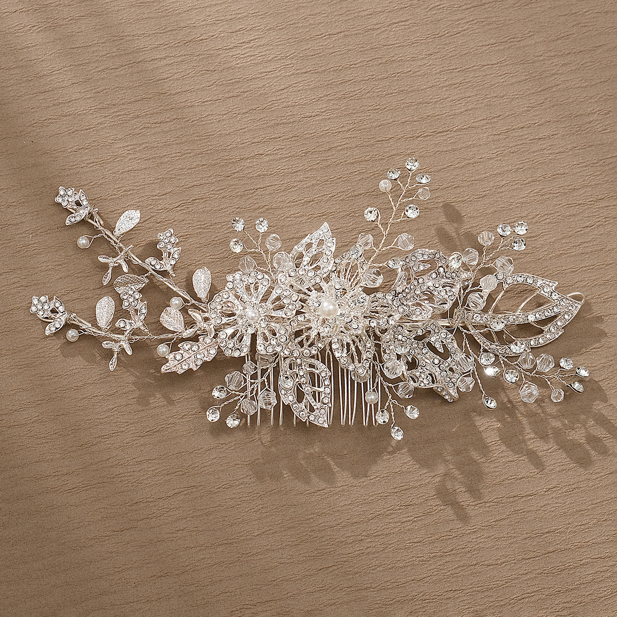 European and American exaggerated bride headwear, high-end alloy flower insert comb, handcrafted diamond-encrusted hair comb, factory direct sales of wedding accessories details Picture