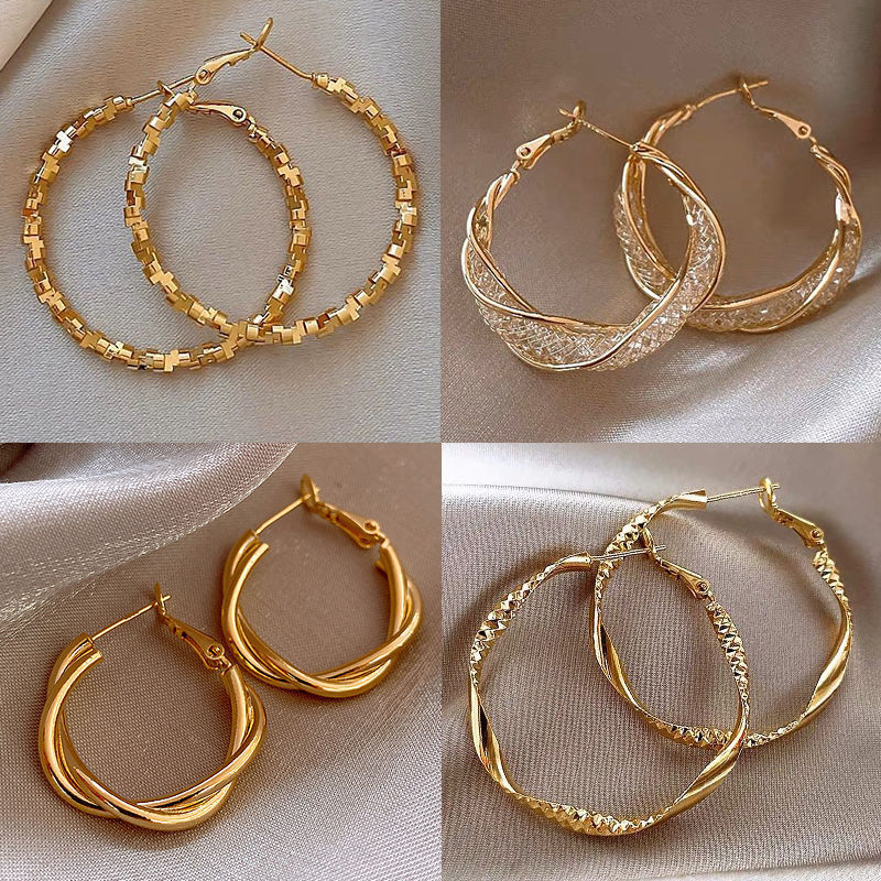 Golden Hong Kong-style earrings, 2024 new metal stud earrings, niche high-end bestsellers, trendy and stylish earrings Specification drawing