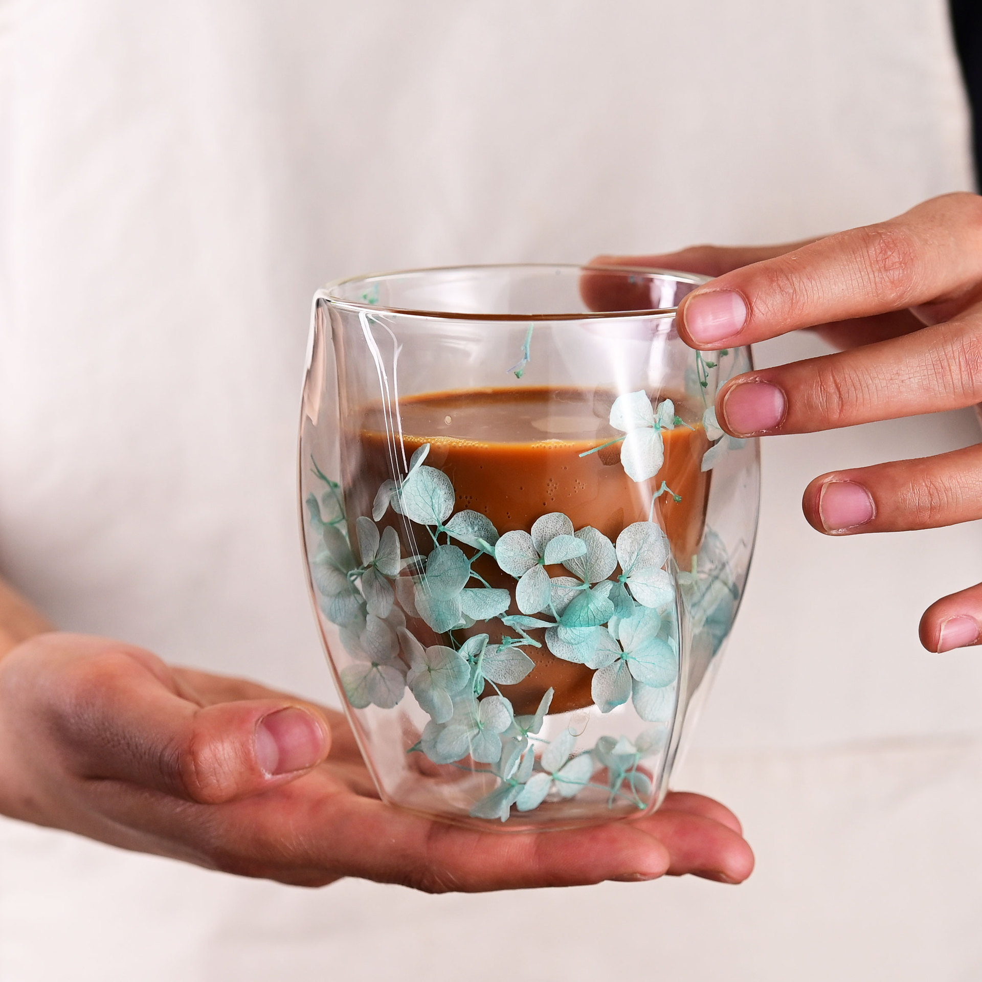 Glass real flower double-layer high borosilicate cup, high borosilicate transparent milk juice coffee mug, spiral cup Specification drawing