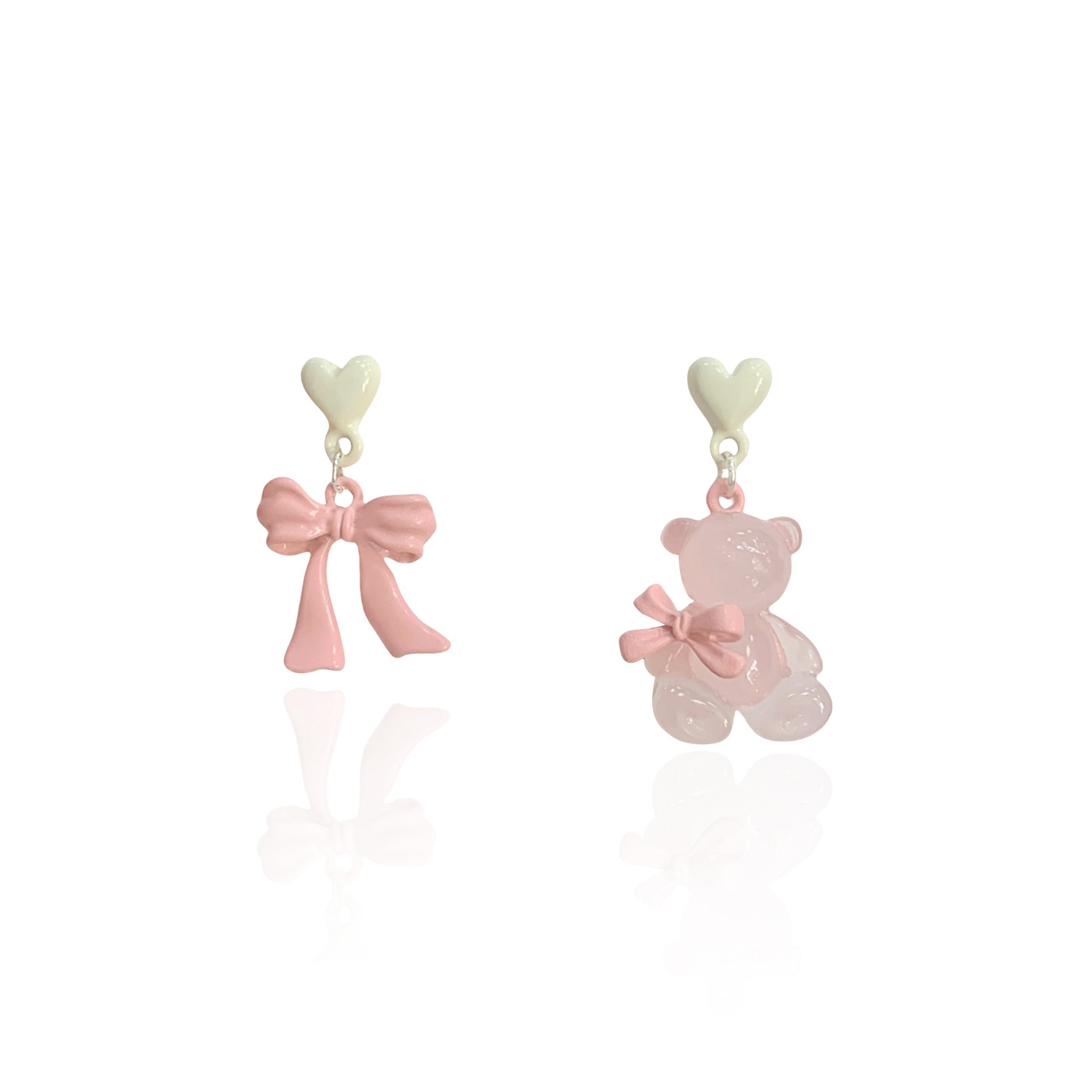 New sweet bow heart-shaped bear earrings for women, silver needle, cute, niche, simple and versatile three-dimensional student earrings Item Picture