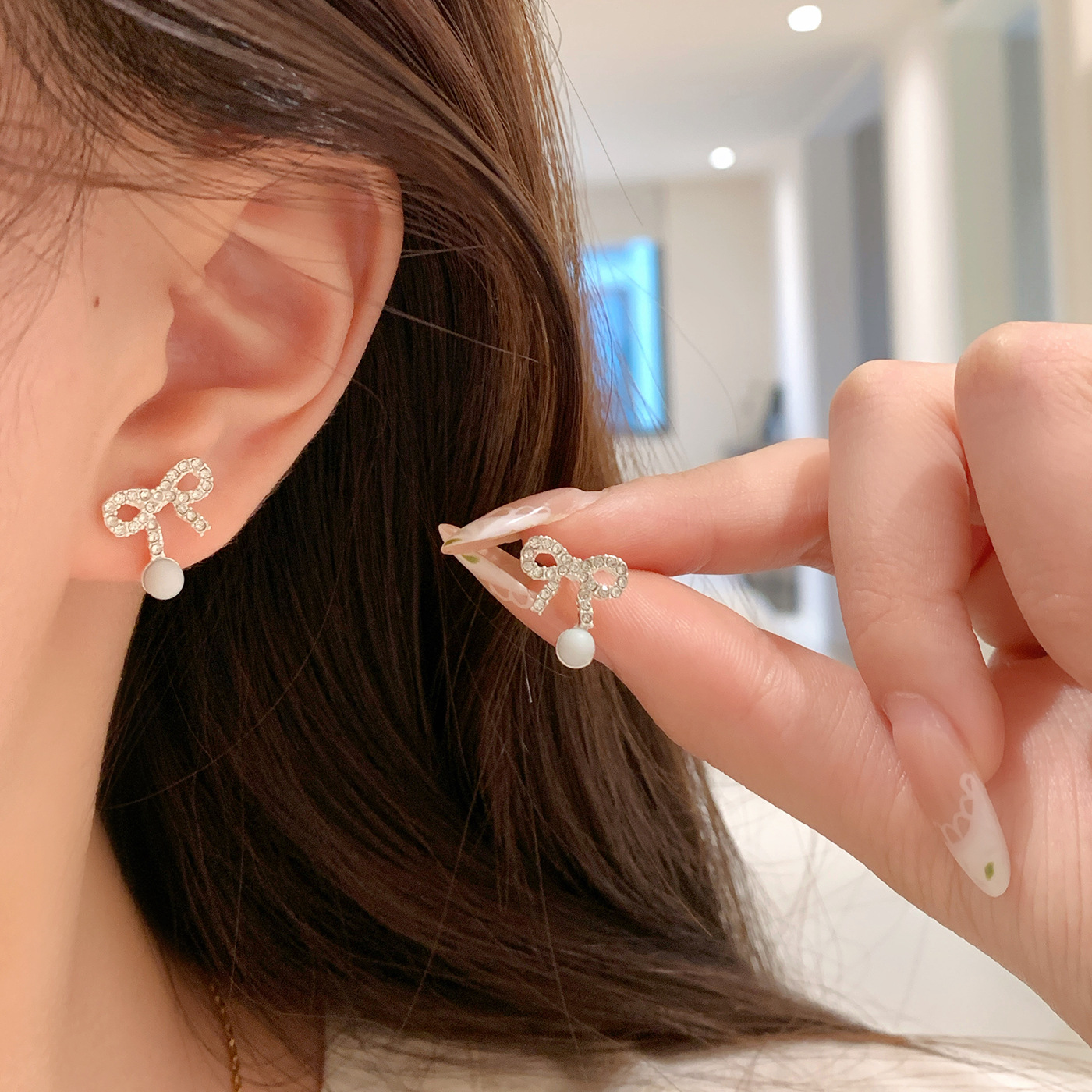 Korean version of super ethereal and sweet zircon heart-shaped butterfly stud earrings, women's silver needle, elegant, niche, light luxury, high-end three-dimensional earrings Specification drawing