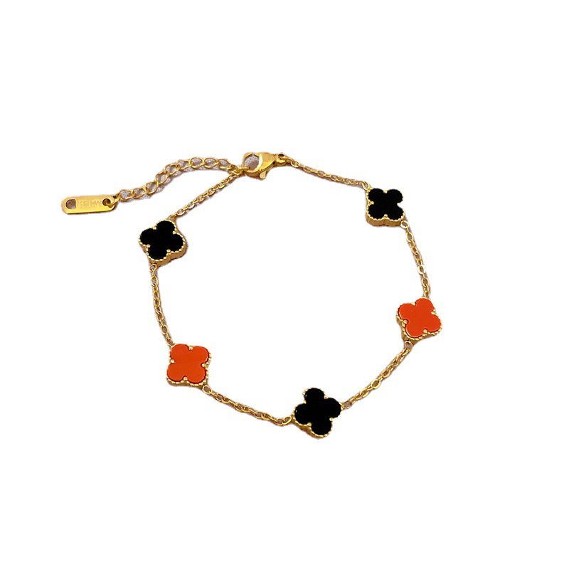 【 All-titanium Steel 】 Elegant four-leaf flower black and white mother-of-pearl lucky minimalist chain bracelet, retro best friend of a female Internet celebrity Item Picture
