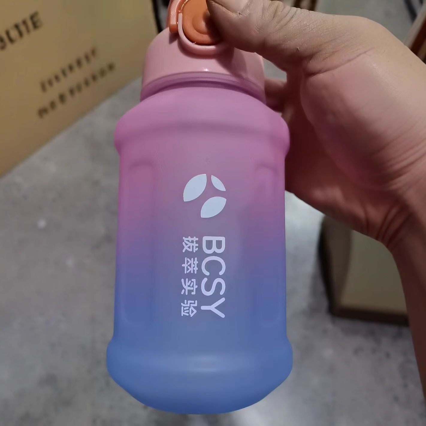Customizable sports water cups, large-capacity tonnage buckets, tonnage cups, portable water cups made of food-grade materials details Picture