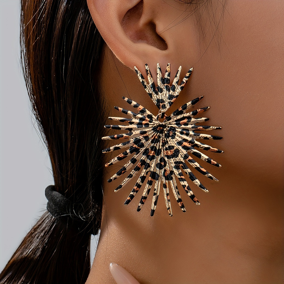 European and American retro fashion style leopard print women's earrings, high-end sense, simple and light luxury, versatile earrings and earrings full figure