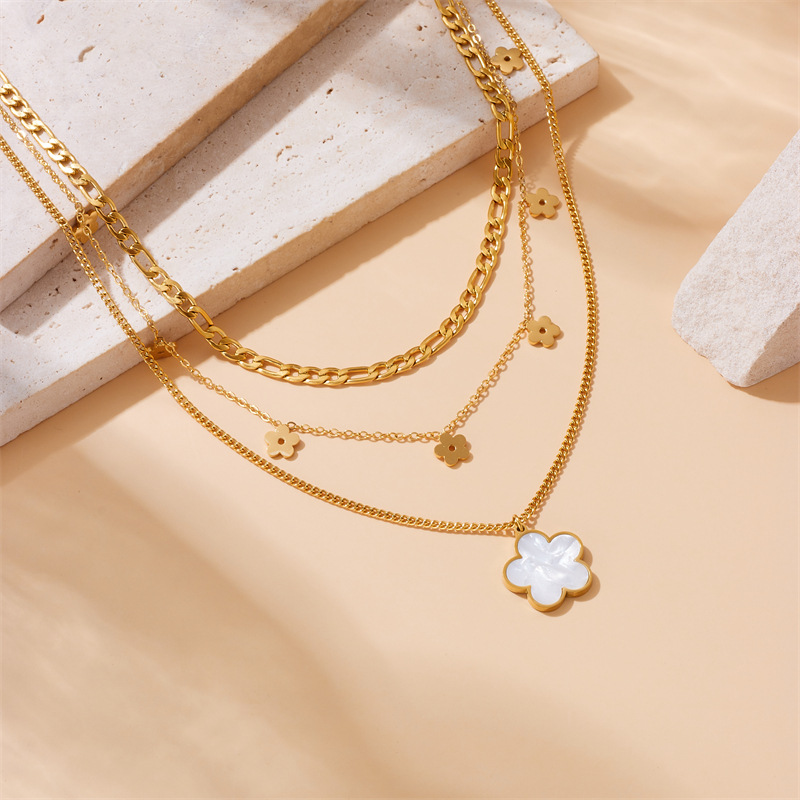 Korean-style fashionable and versatile retro gold-plated flower stainless steel pendant chain multi-layer layered jewelry necklace details Picture