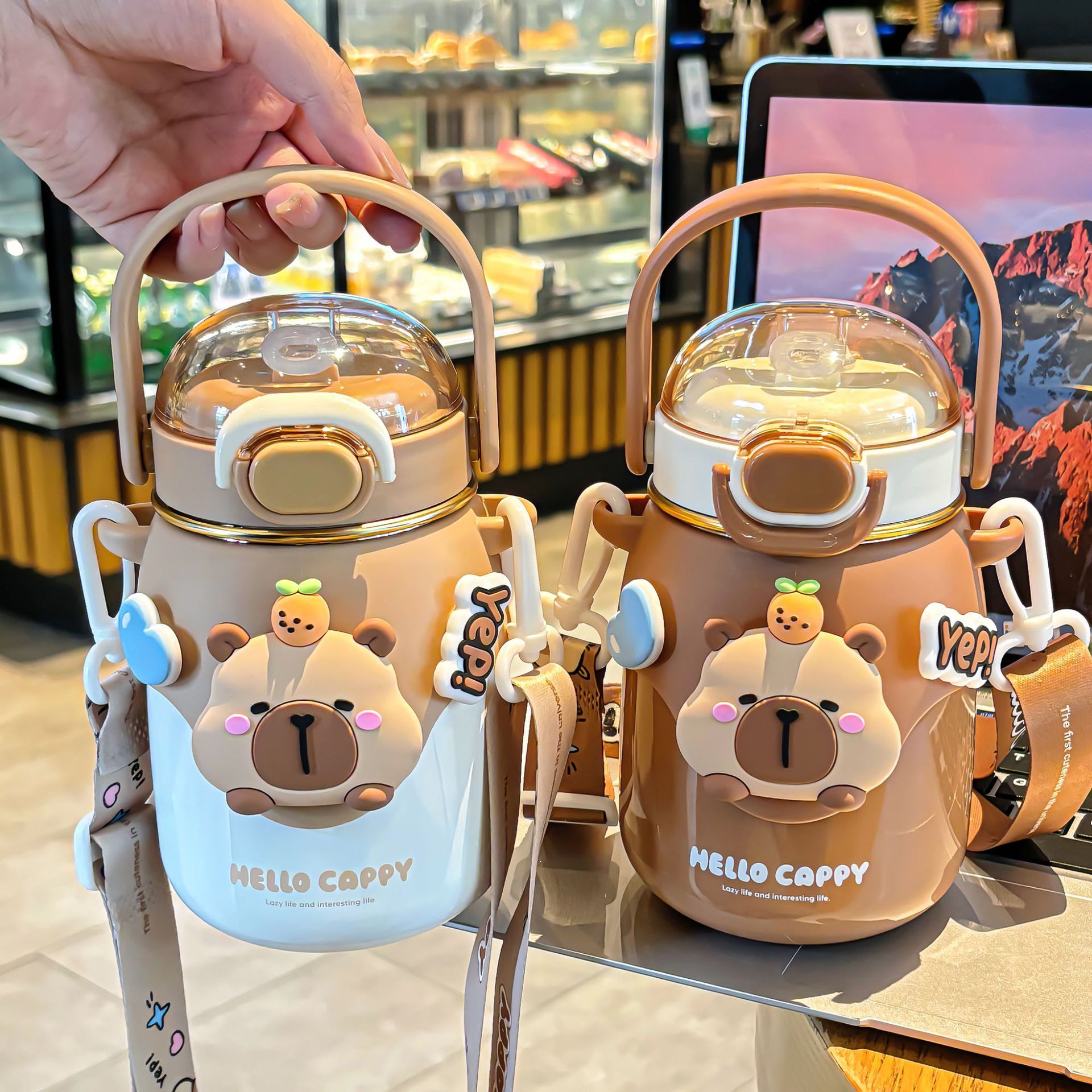 The Capibala small belly insulated cup comes with an adjustable cup string for easy carrying. It features a locking design and a double-spout drinking cup Specification drawing