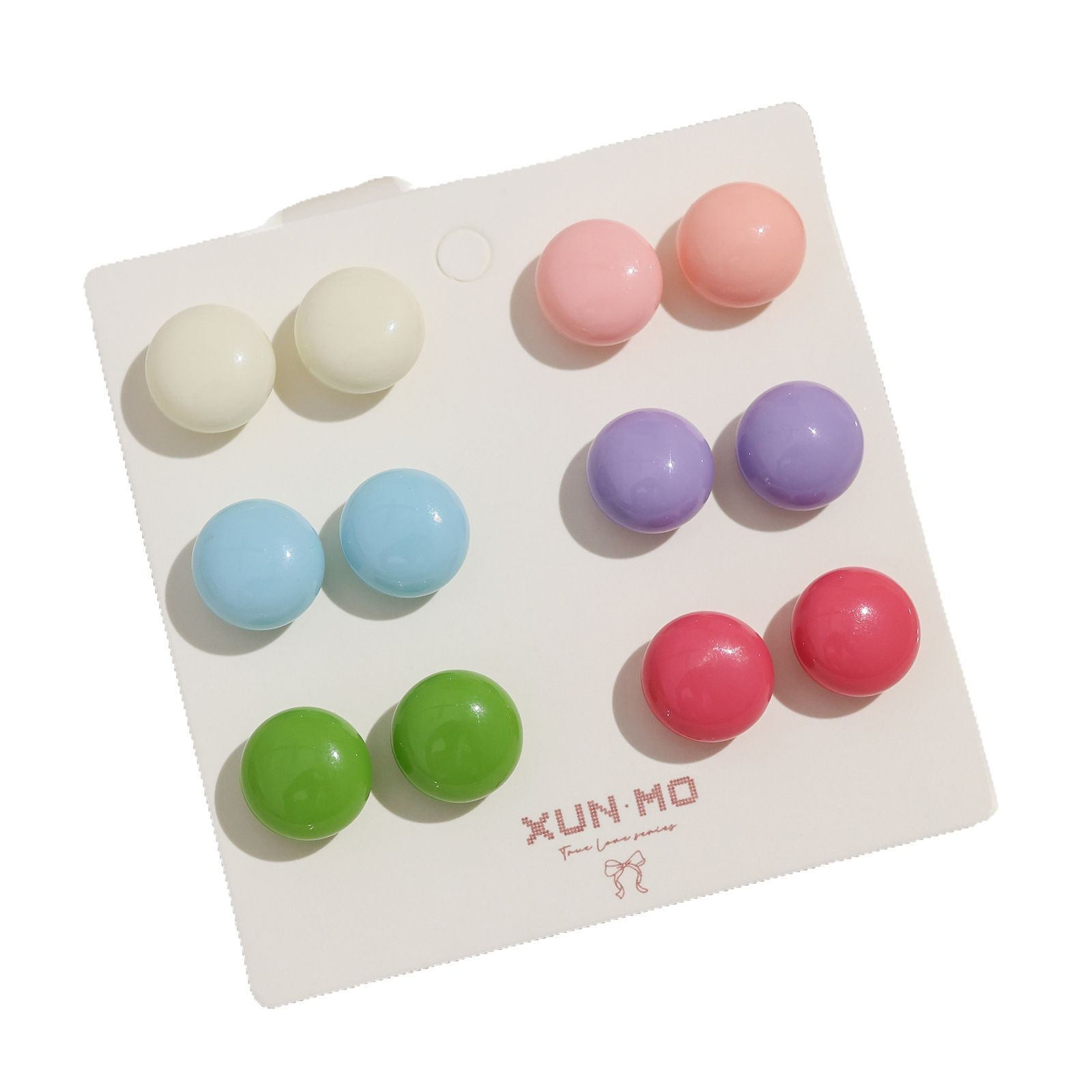 The new resin candy solid color heart-shaped stud earrings set is fashionable, simple and versatile. The earrings are sweet and colorful sugar bean earrings Item Picture