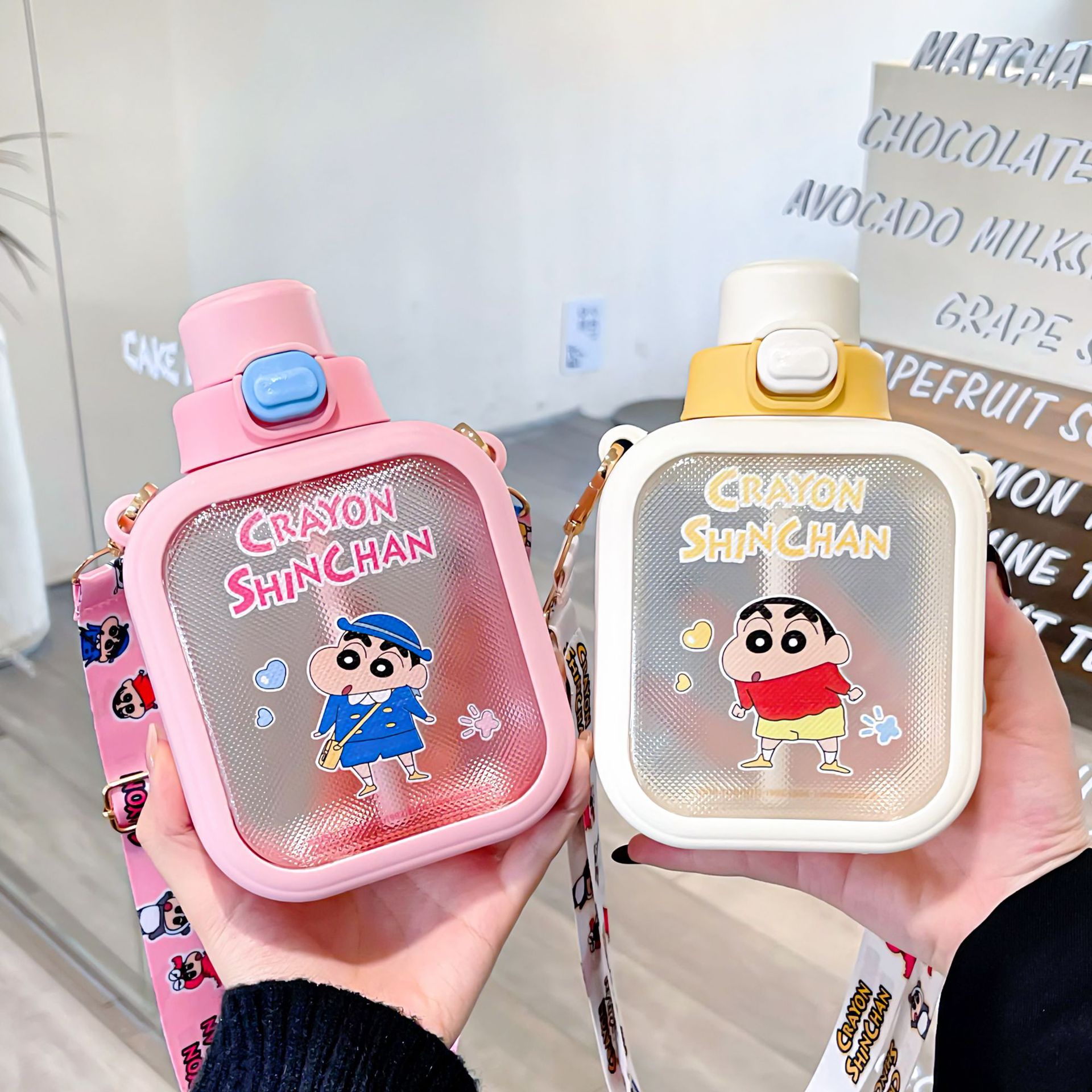 Crayon Shin-chan official cube sugar plastic cup, convenient cup with large capacity water cup, children's high appearance level straw cup pot full figure