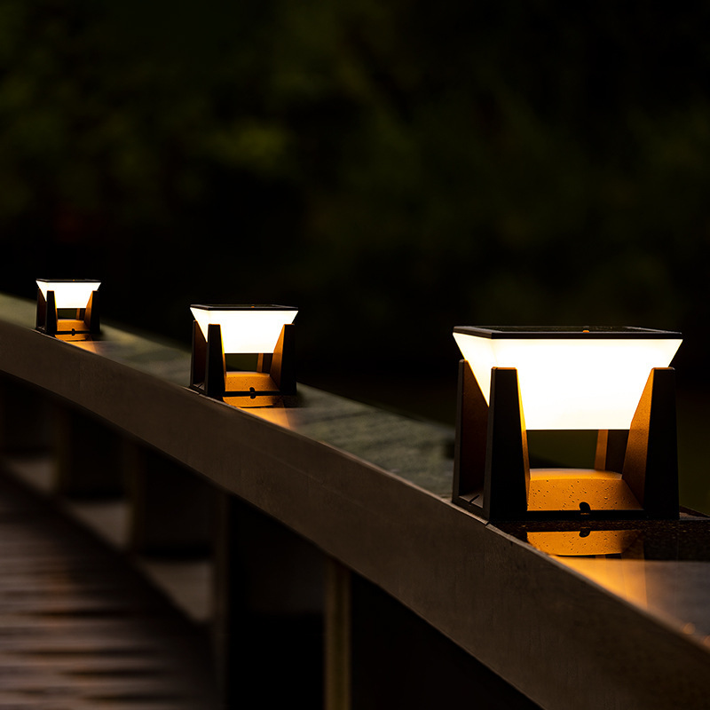 New cross-border solar column head lamp, outdoor waterproof courtyard, modern villa gate, fence, camping garden column lamp details Picture