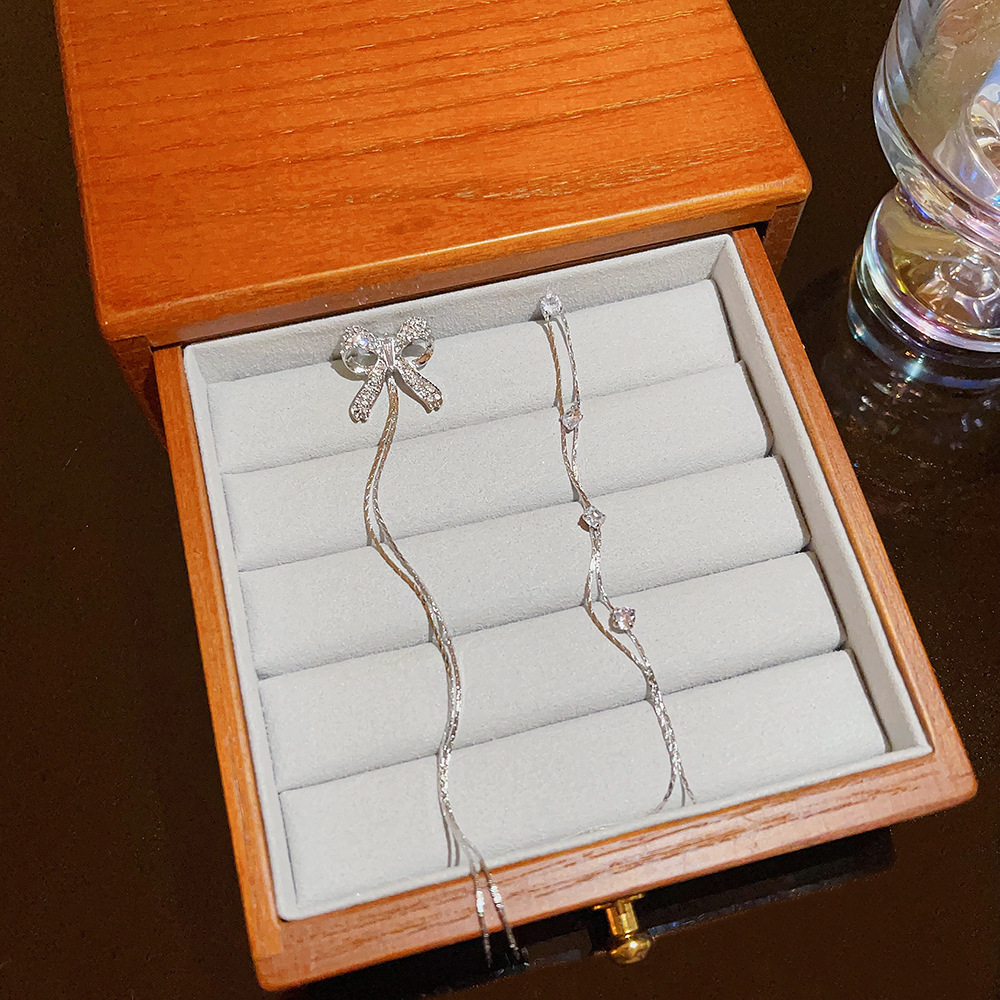 New Korean version bow tassel earrings, fashionable and elegant, exquisite stud accessories, women's niche design earrings wholesale Specification drawing