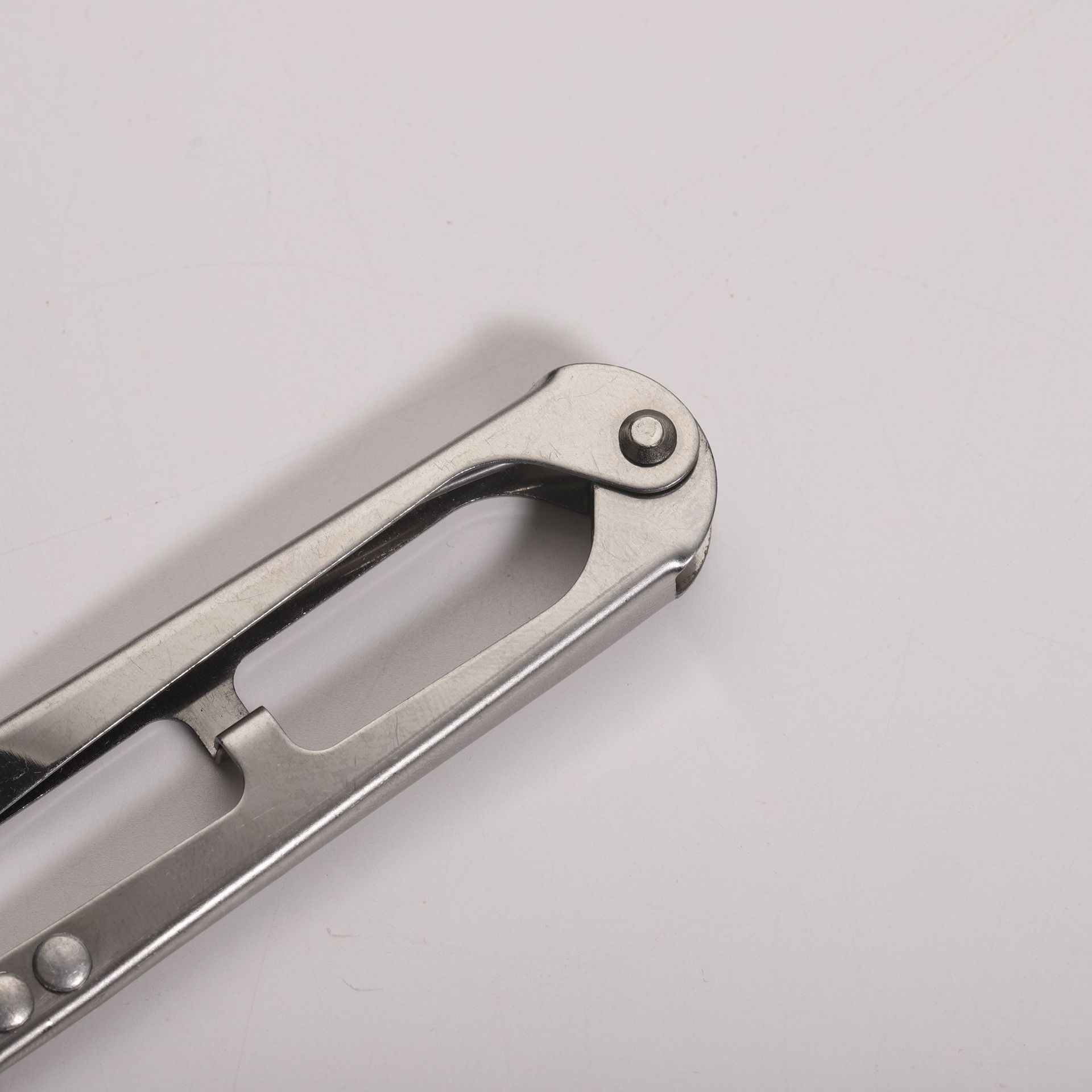 U-shaped cross-stitch stainless steel yarn scissors, thread end small scissors, fishing line scissors, embroidery sewing scissors, trimming scissors wholesale details Picture