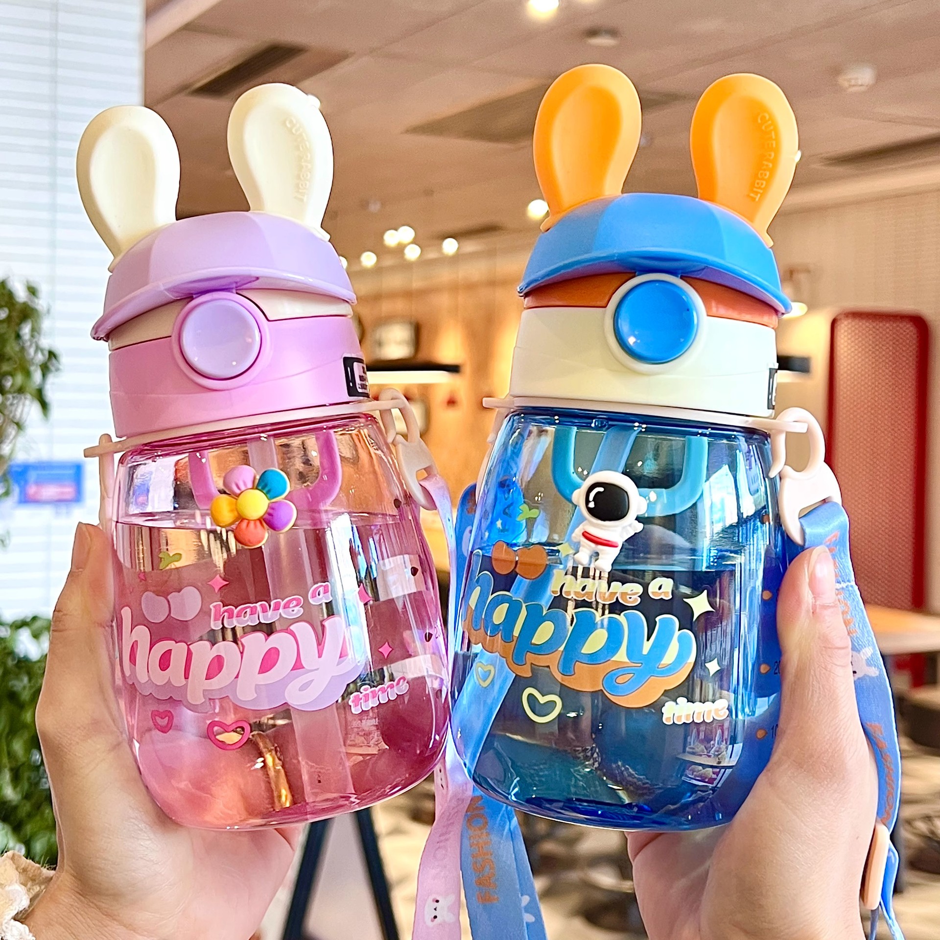 New cute children's water cup, kindergarten with straw, slanted span leak-proof cup, super cute and compact portable water bottle for students full figure