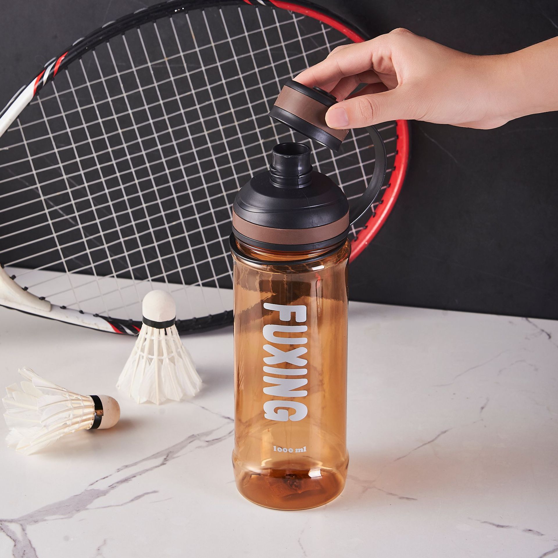 Fuxing large-capacity sports water cup, summer outdoor fitness gift, plastic PC cup, high-temperature resistant space cup printing Application Scenario
