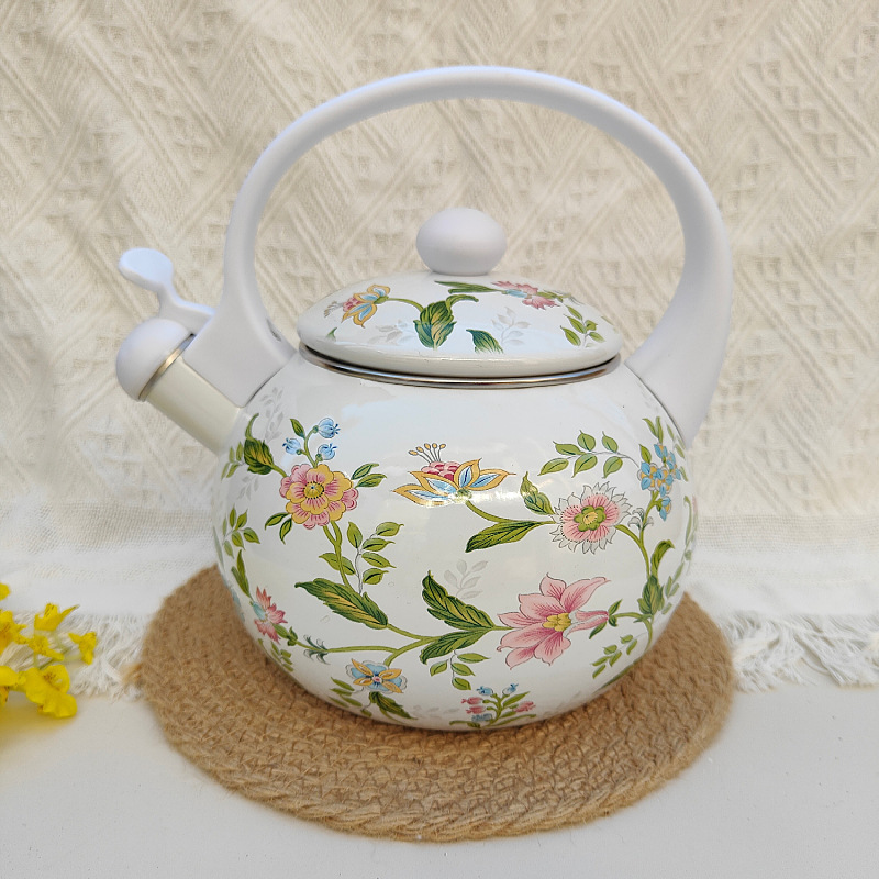 An open flame of 2.2L is called a fragrant pot, an enamel and enamelware kettle is called a pot, a teapot for brewing flower tea, and an induction cooker is universal details Picture