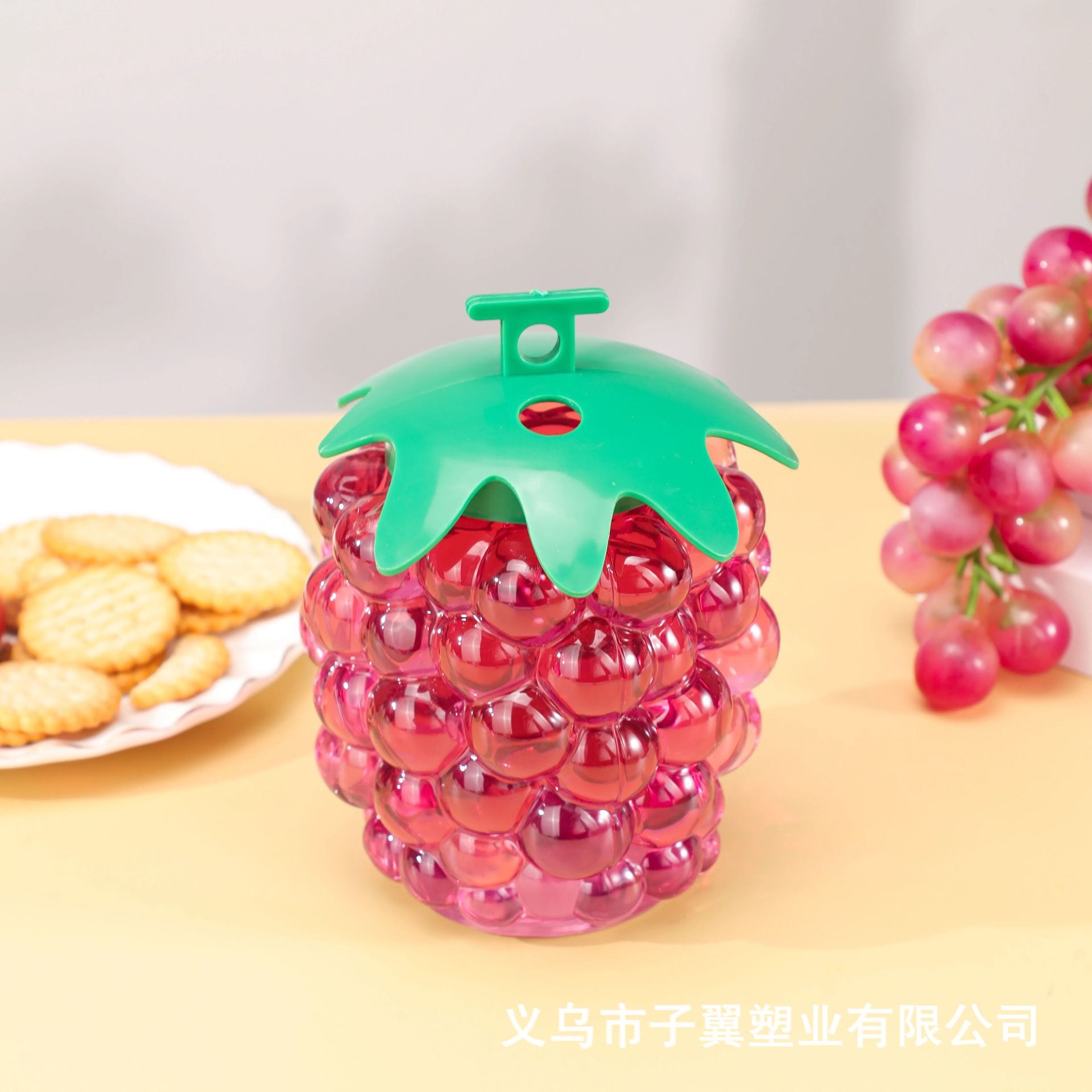 Factory direct sales and wholesale of new PET plastic straw cups, popular milk tea cups, and strawberry and grape fruit-shaped cups Specification drawing