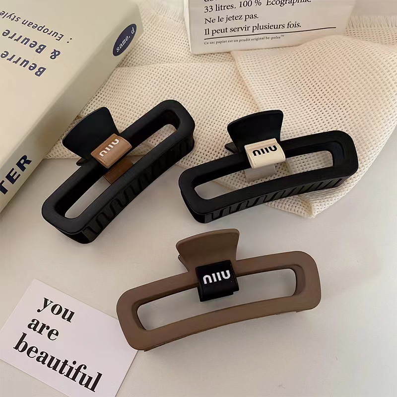 High-end miumiu letter square hair clip, women's spring and summer hair clip, large hair volume, shark clip, back head clipper Application Scenario