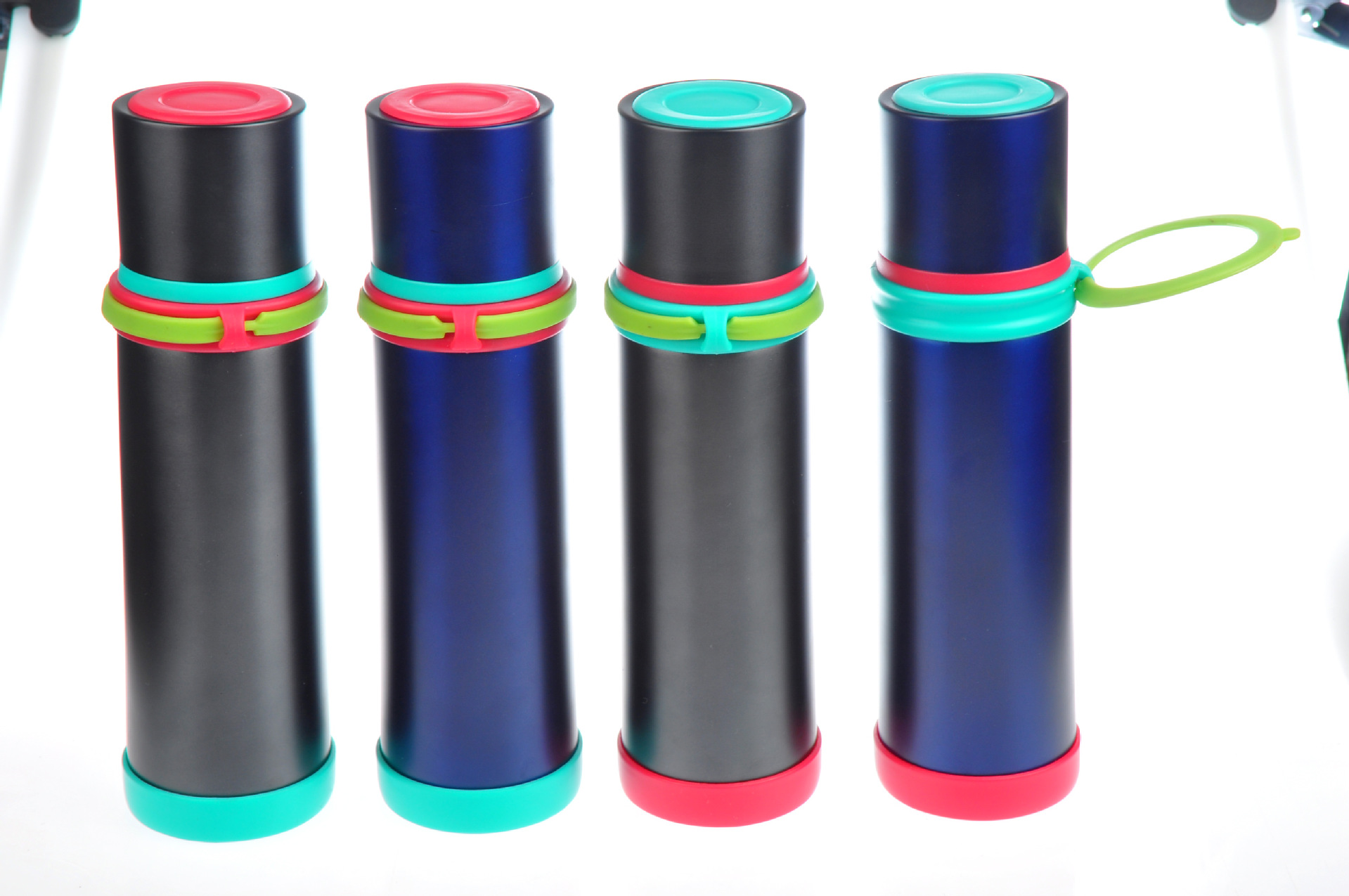 The 2023 new style of colorful straight vacuum stainless steel insulated cup is a portable water cup with a carrying ring and printed LOGO full figure