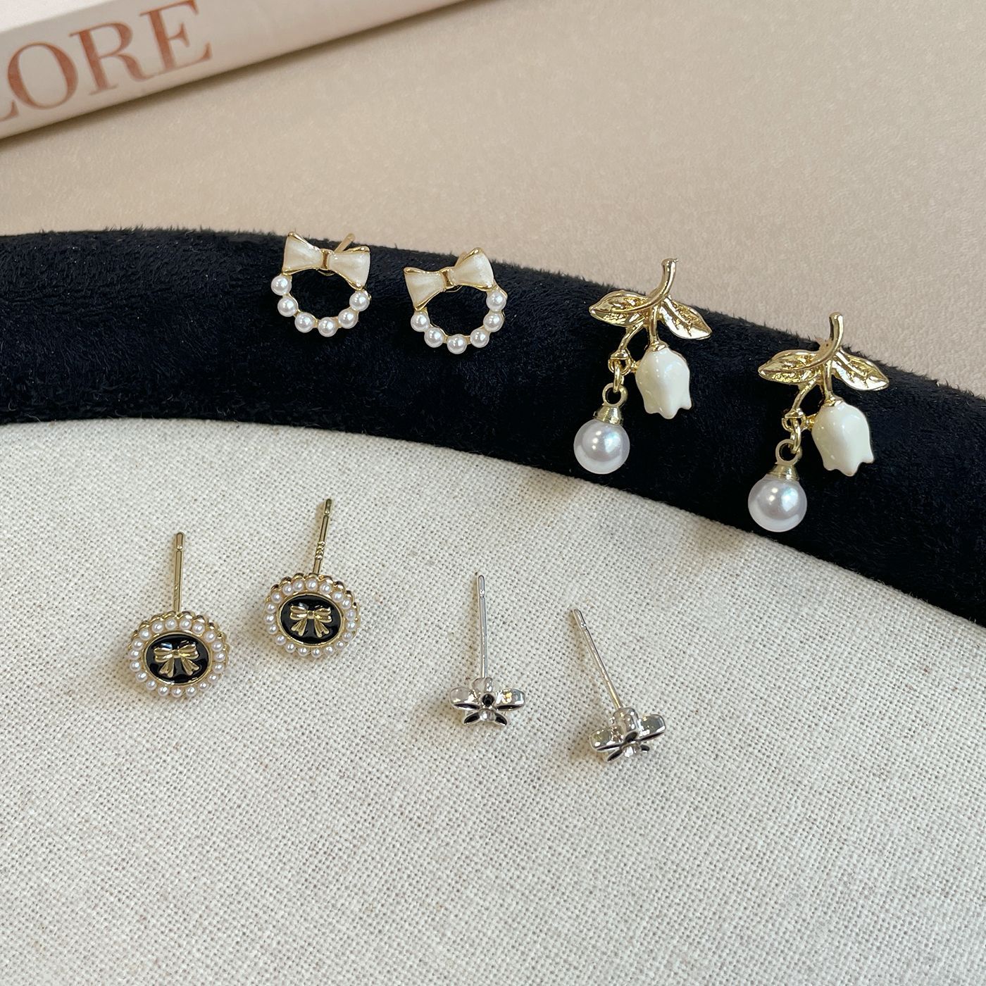 Elegant golden butterfly geometric stud earrings set for women, small and exquisite silver needle, fresh and delicate heart-shaped flower earrings wholesale details Picture