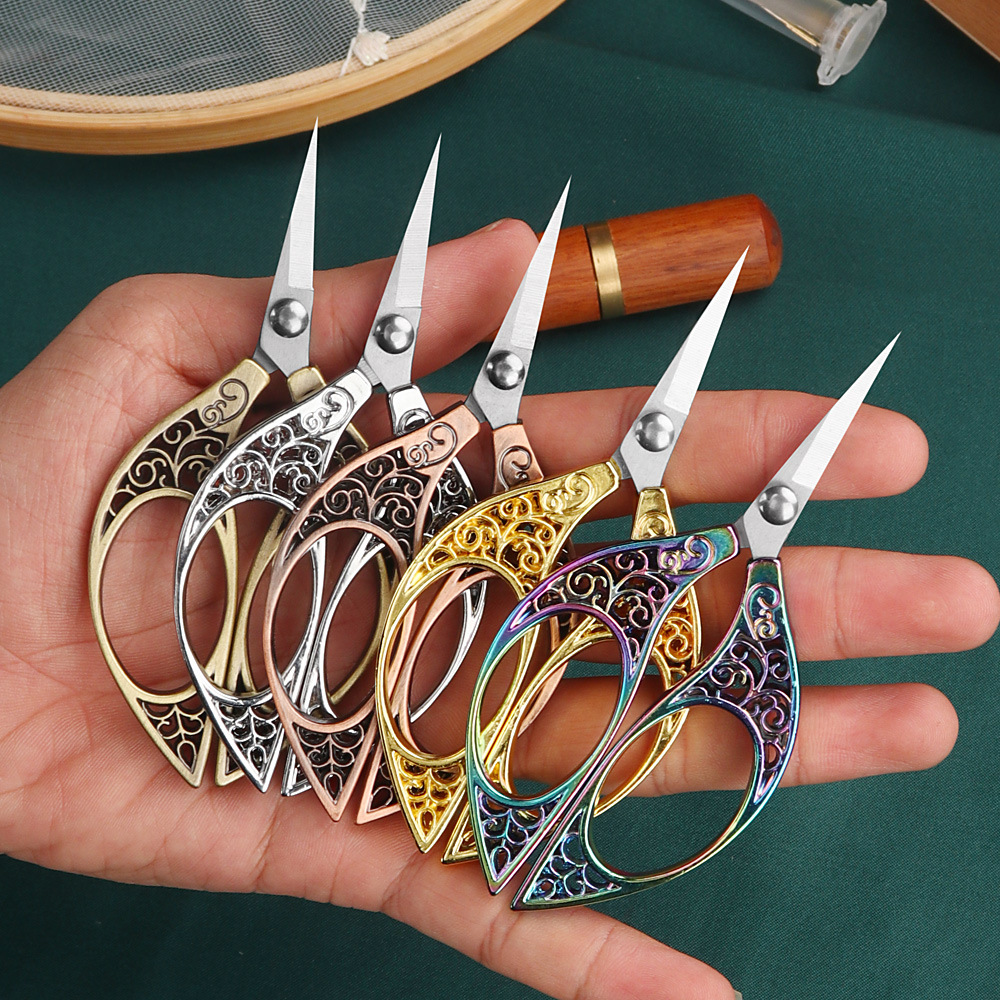 Wholesale of vintage small scissors, tailors, thread ends, tea tips, stainless steel office dragon and phoenix handcrafted special gold scissors details Picture