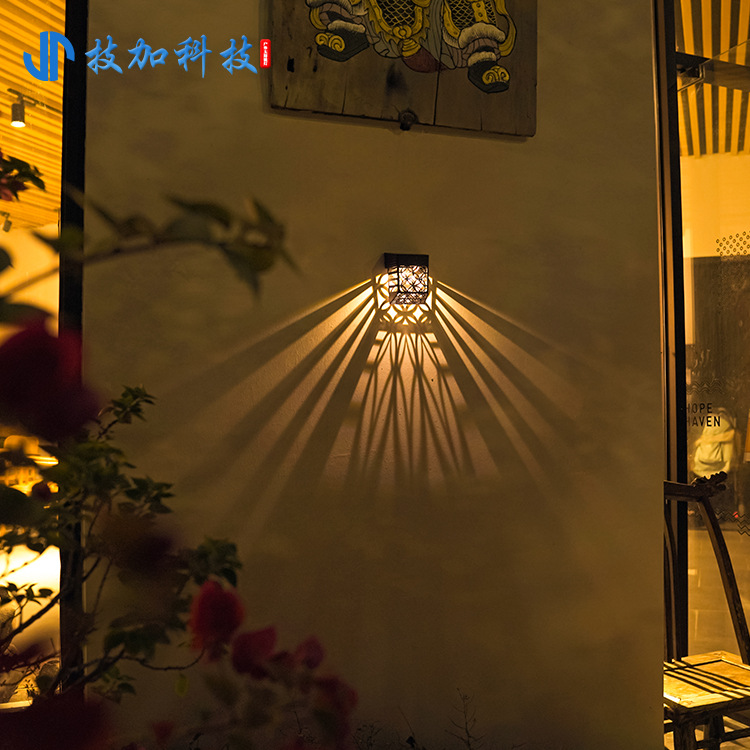 【 Cross-border Supply 】 Outdoor solar fence lights, garden and courtyard decorative lights, solar waterproof fence lights details Picture