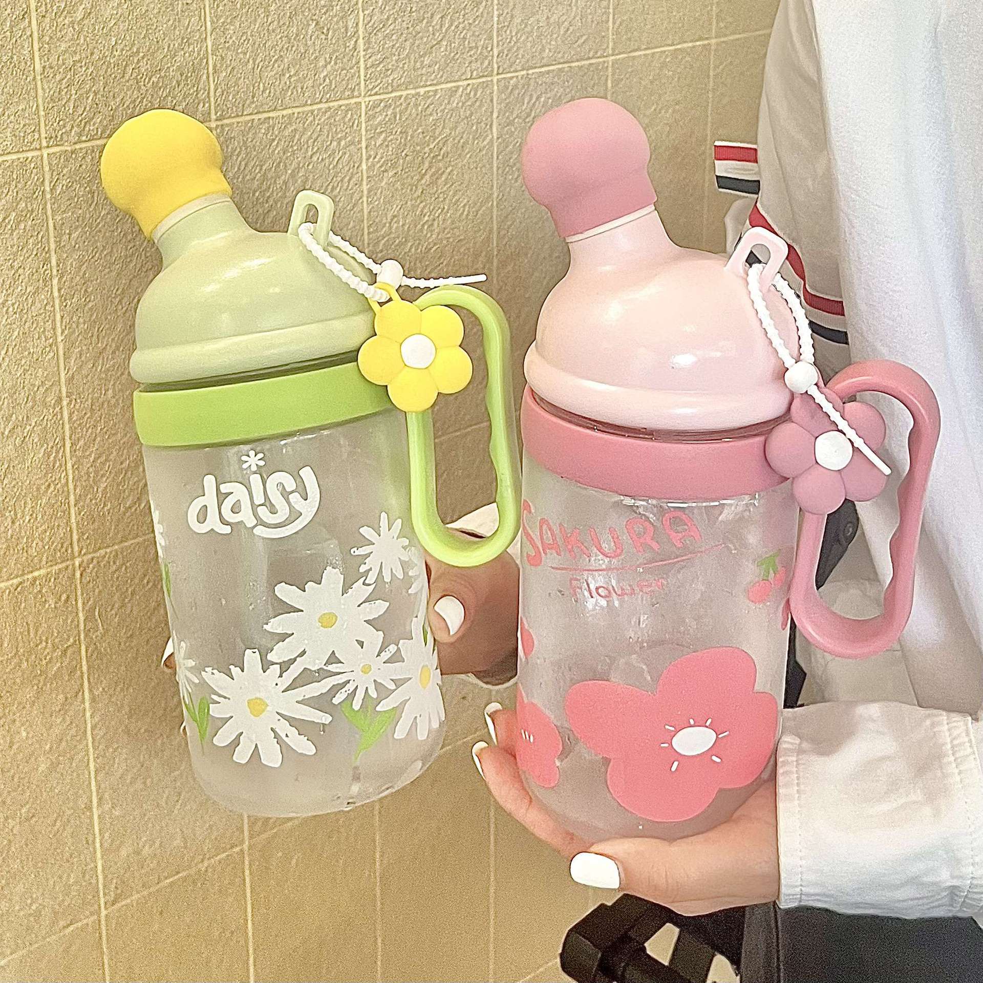 Summer niche portable and cute cartoon straw new plastic water cup, simple student in girls high appearance level cup Specification drawing