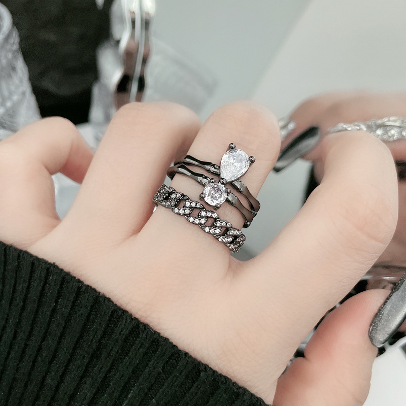 Sweet and cool dark bamboo joint irregular zircon micro-inlaid fashionable open ring, a unique chain ring design for women details Picture