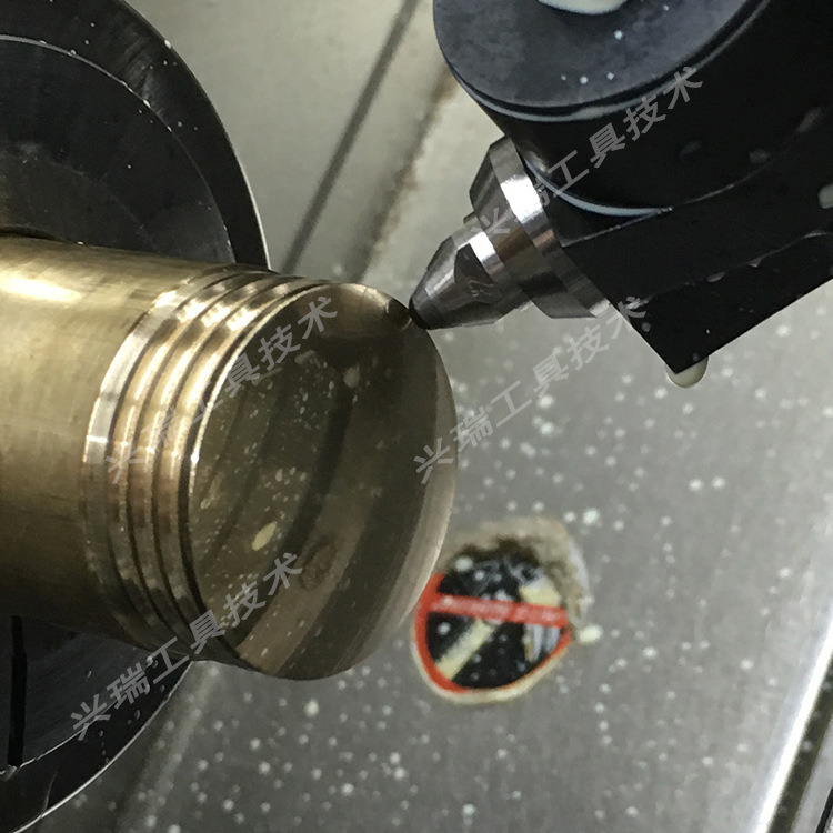 ZOROLL mirror surface polishing knife and outer circle extrusion knife from ZOROLL are used for processing metal surface finish to Ra0.1 Application Scenario