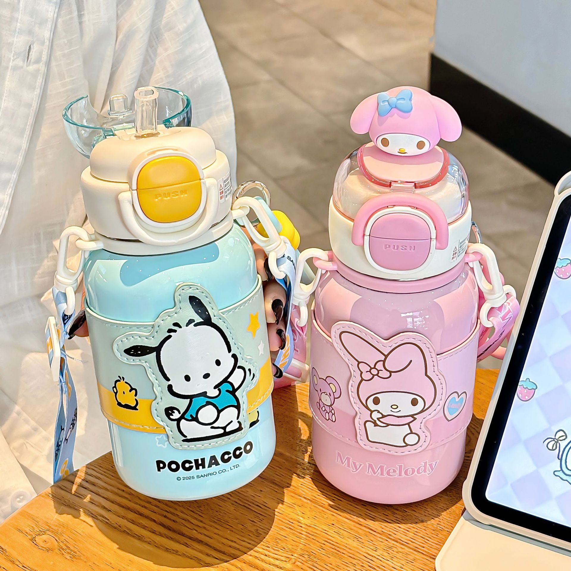 Sanrio Family series double drinking cup sleeve Children's insulated portable cup, sturdy cup ring adjustable cup rope drinking cup Specification drawing